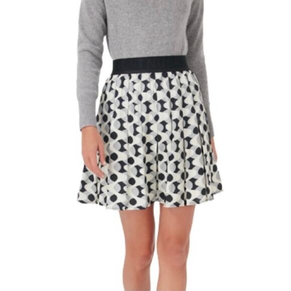 Tuckernuck Dresses & Skirts - TUCKERNUCK Black & Cream Domino Geo Kathryn Skirt NWT Size Small